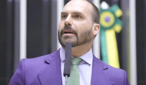 PGR dá parecer contra apreensão do passaporte de Eduardo