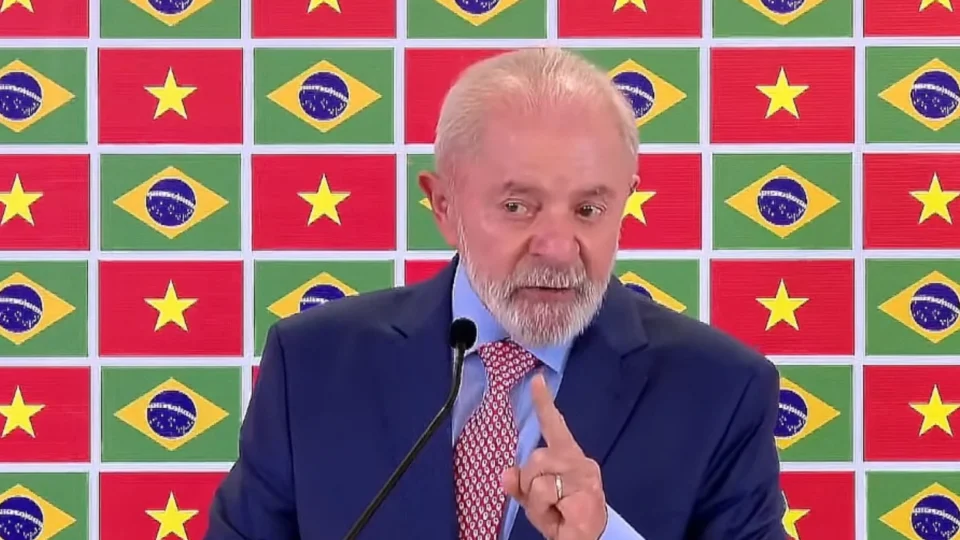 Lula defende viagens internacionais de Janja e afirma que ela não é ‘dona de casa’