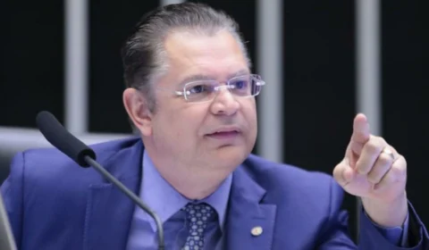 Líder do PL na Câmara, Sóstenes Cavalcante afirma que Lula protege corruptos condenados