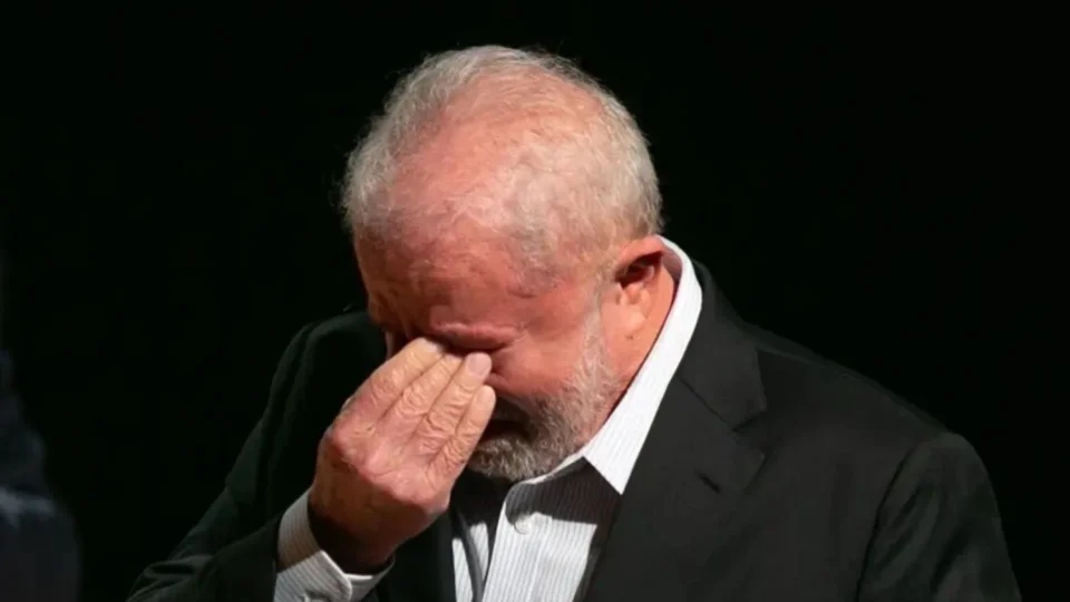 Aprovação do governo Lula atinge recorde negativo, aponta Paraná Pesquisas