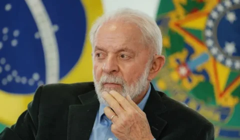 Desaprovação de Lula atinge 53,6%: maioria dos brasileiros rejeita governo petista