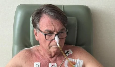 Bolsonaro permanece em UTI com evolução positiva, diz boletim médico