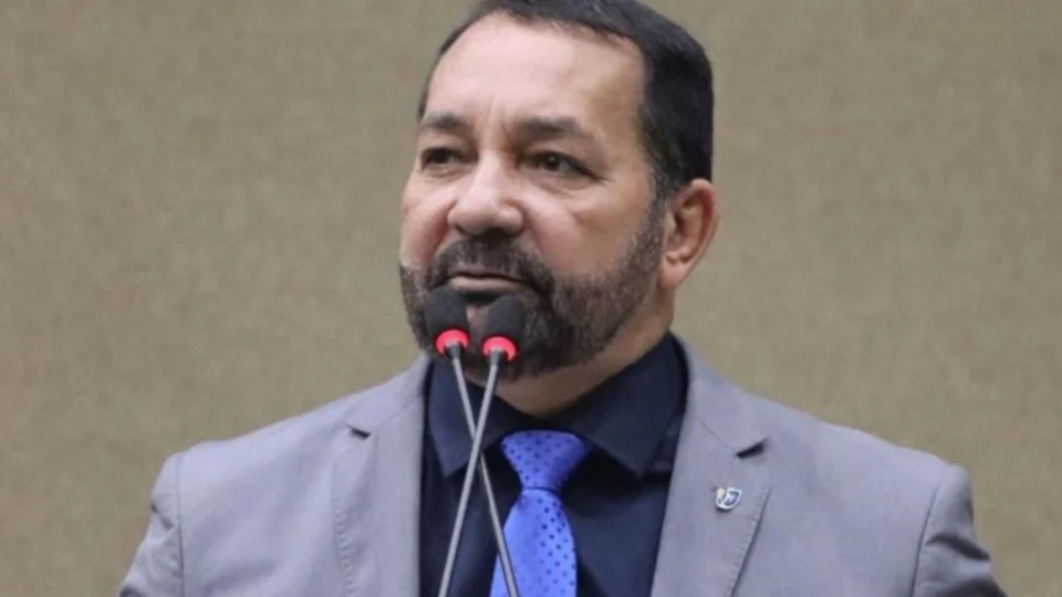 “Não é só preencher 14 assinaturas”, diz Gilmar Nascimento sobre abertura de CPI na CMM