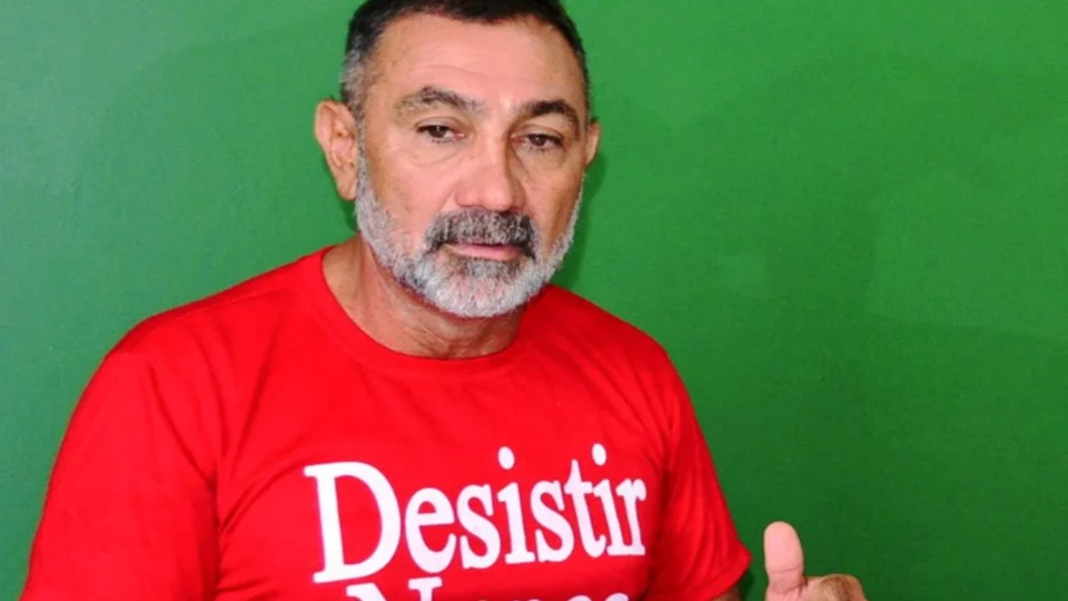 Ex-senador de Roraima condenado por estupro deve escrever livro sobre sua carreira