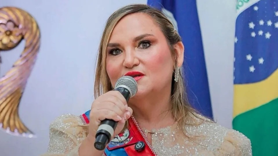 MPE protocola pedido de cassação contra prefeita e vice de Abaetetuba (PA) por uso abusivo de poder