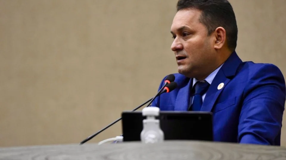 “Eu estou aqui, estou desde cedo na CMM, os outros não sei”, diz Rodinei Ramos