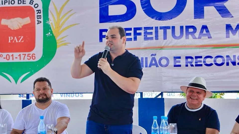 Em Borba, Roberto Cidade anuncia apoio à reestruturação do município e ao Festejo de Santo Antônio