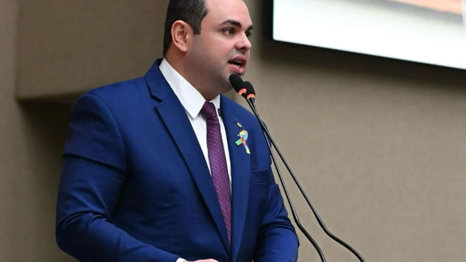 Roberto Cidade apresenta PL que fortalece legislação de combate a crimes virtuais