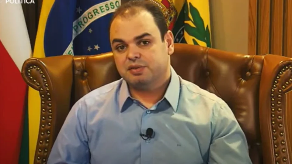 Roberto Cidade destaca novos projetos na ALEAM durante entrevista ao Conversa Política