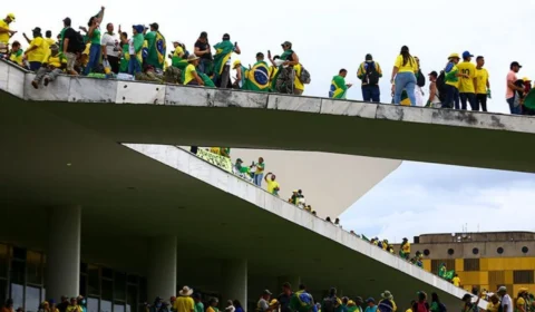 Três deputados do AM assinam pedido de urgência para projeto que anistia presos do 8/1