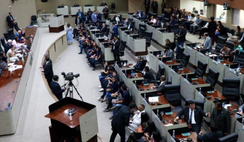 CMM aprova em 1ª discussão reajuste de 5,48% para servidores da Prefeitura de Manaus