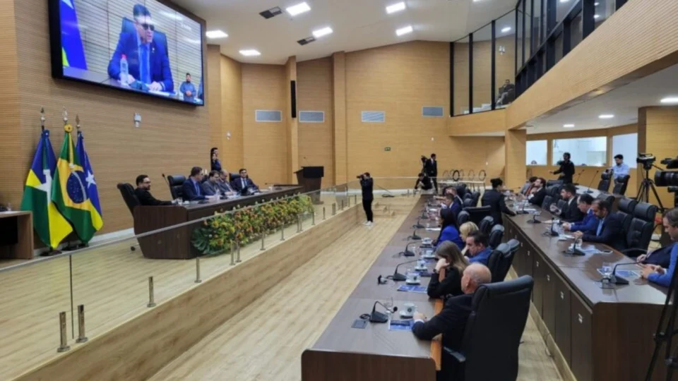 Deputados de Roraima gastaram quase R$ 2 milhões do ‘cotão’ para ‘turbinar’ imagem em 2024