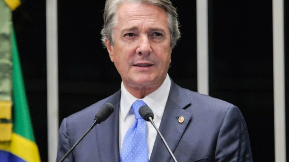 Collor recebe proposta de emprego em fábrica de presídio