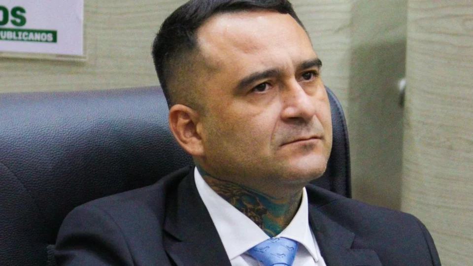 Sargento Salazar propõe que obras, escola e ruas de Manaus não tenham nomes de políticos