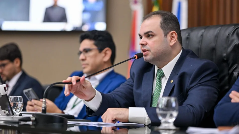 Aleam aprova reajuste salarial de servidores e profissionais das forças de segurança