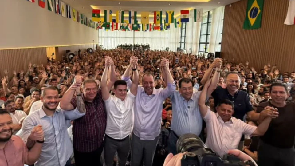 David Almeida declara apoio a Omar Aziz e Eduardo Braga nas eleições de 2026