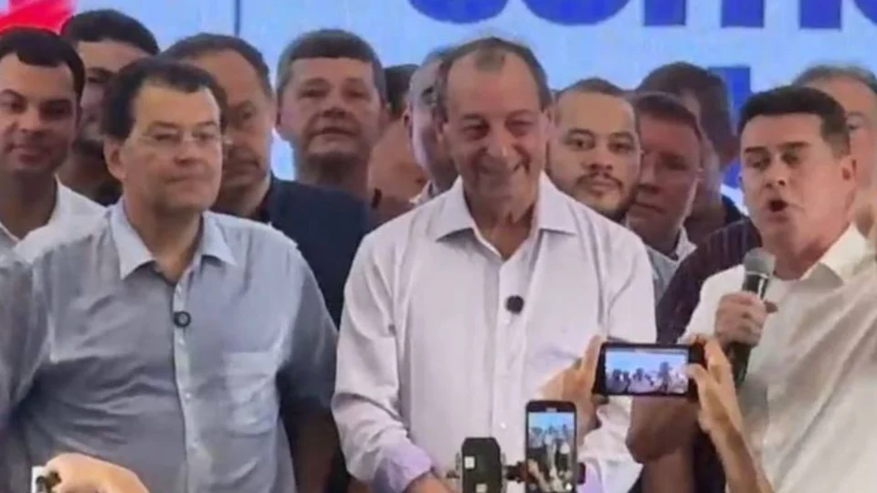 Parlamentares do União Brasil marcam presença em evento de pré-candidatura de Omar Aziz