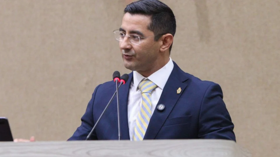 Saimon Bessa recua e retira assinatura da CPI dos Empréstimos da Prefeitura