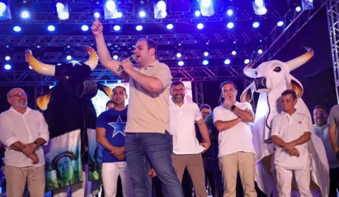 Em Parintins, Roberto Cidade prevê impacto econômico com Festival e vistoria obras