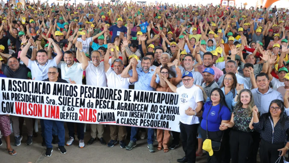 Wilson Lima mostra força política em agenda que reuniu multidão em Manacapuru