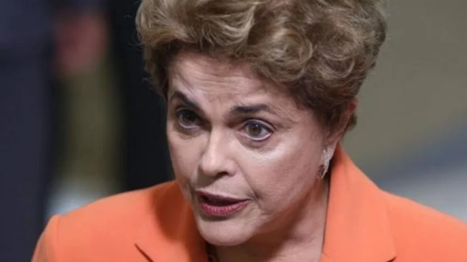 Governo Lula concede anistia política e indenização de R$ 100 mil a Dilma Rousseff