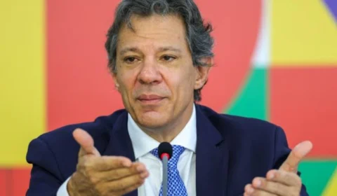 Governo anuncia congelamento de R$ 31,3 bi no orçamento e aumento no IOF