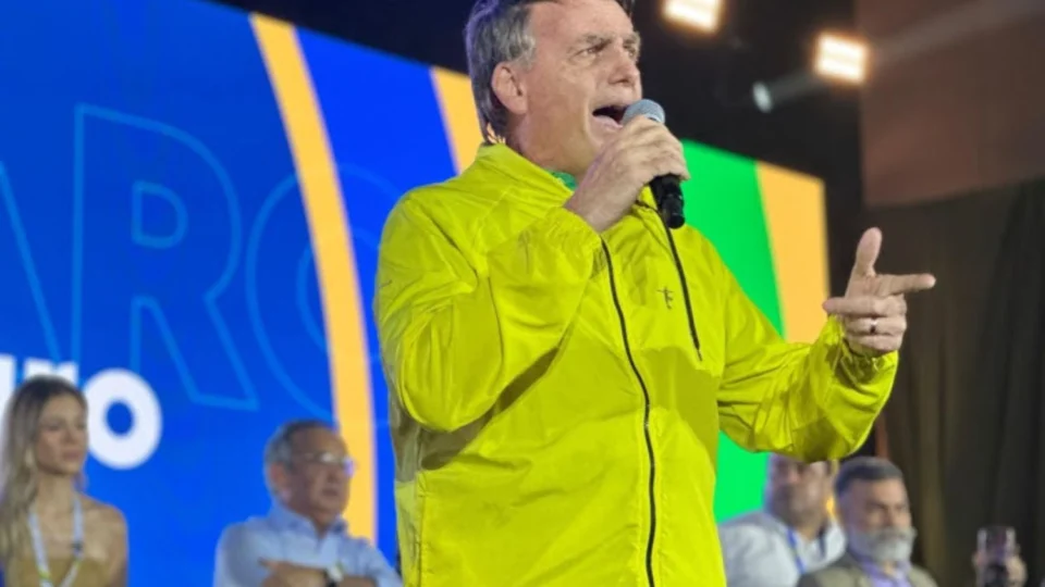 Bolsonaro diz que Brasil precisa de ‘terceiros’ para reverter sistema