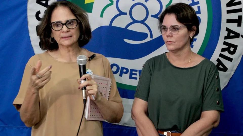 Damares Alves defende interiorização como saída para crise migratória em Roraima