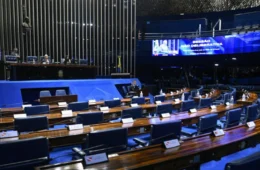 Senado resiste à proposta que aumenta número de deputados federais para 531