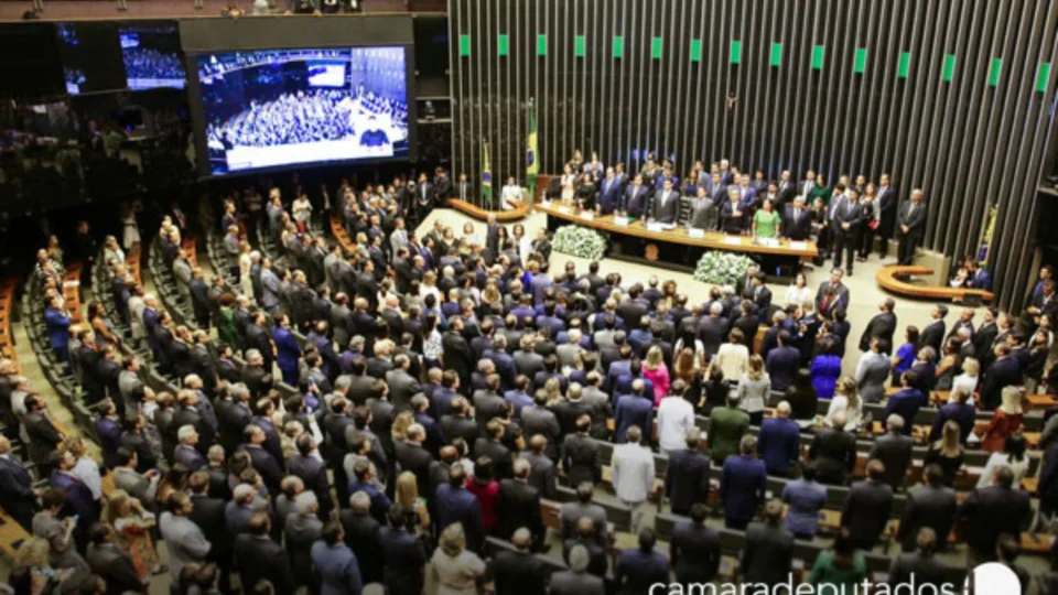 Ampliação no número de deputados vai custar R$ 64,8 milhões por ano aos cofres públicos