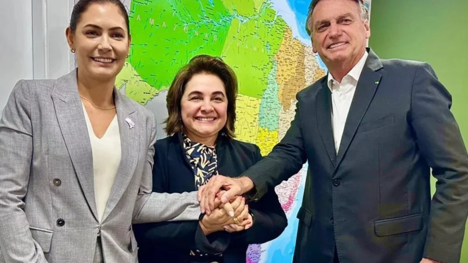 Contra Omar, David e Braga, Bolsonaro lança Maria do Carmo ao Governo do Amazonas