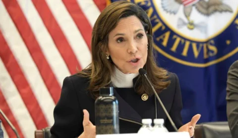 Deputada republicana diz que decisão dos EUA de restrição de visto é um ‘aviso’ a Moraes