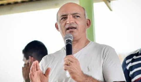 Prefeito de Manaquiri é denunciado por contratar sem licitação mais de 50 prestadores fluviais