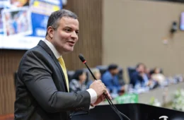 Rodrigo Sá destaca protagonismo dos assistentes sociais em sessão solene na CMM