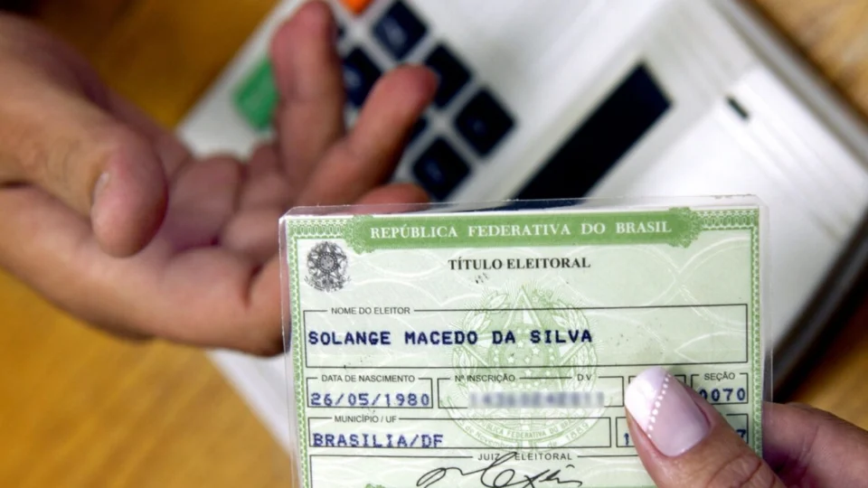 Mais de 73 mil eleitores do Amazonas podem perder o título por falta de regularização