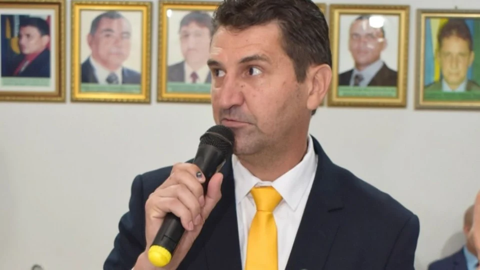 Prefeitura de Apuí contrata escritório por R$ 7 milhões para recuperar verbas do FPM e do SUS