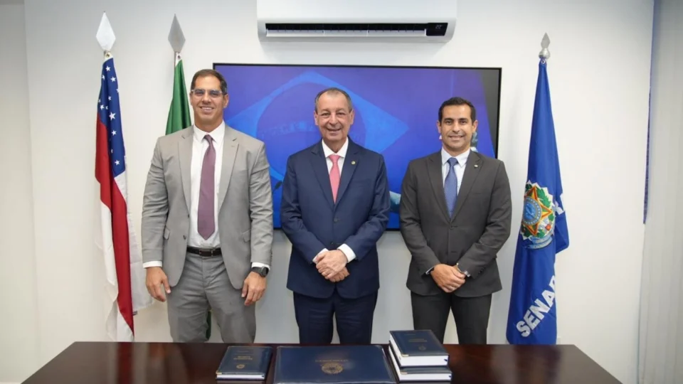 Omar Aziz garante recursos para construção de novas unidades da Defensoria Pública no interior