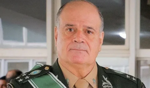 Ex-comandante do Exército rejeita versão da PF, desmonta acusação da PGR e irrita Moraes