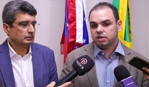 Após articulação de Cidade junto ao DNIT, balsa para porto provisório chega a Borba