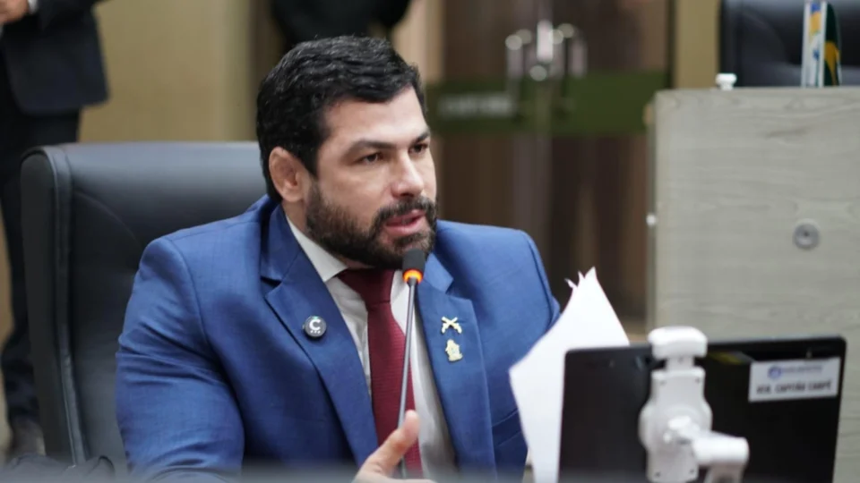 Requerimento de Capitão Carpê sobre renovação de contratos no ‘Asfalta Manaus’ é rejeitado