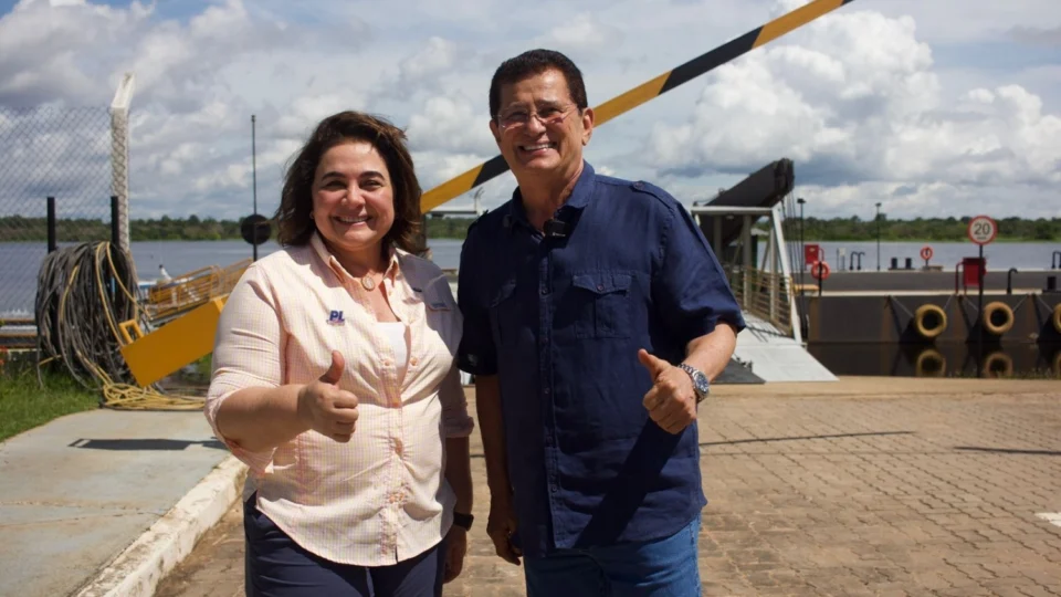 Maria do Carmo visita porto em Anori por falta de pavimentação de um quilômetro de estrada