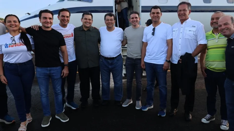 Presidentes da Câmara e Senado chegam a Parintins para prestigiar festival