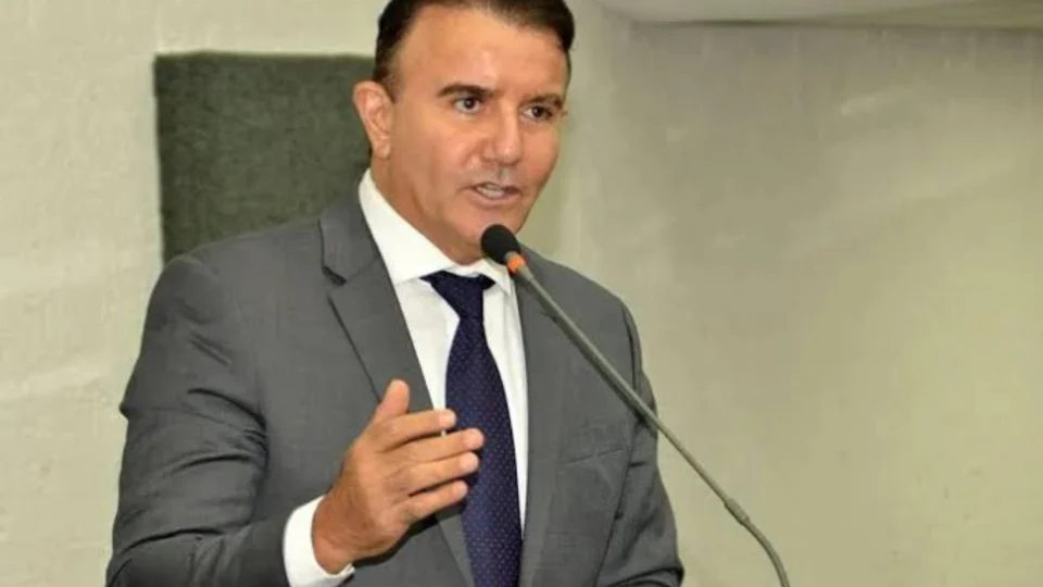 Prefeito de Palmas é preso em operação da PF que investiga vazamento de dados do STJ