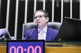 Hugo Motta agenda votação hoje sobre revogação do aumento do IOF e líder do PT manifesta surpresa