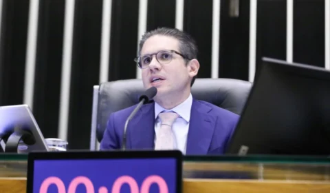 Hugo Motta agenda votação hoje sobre revogação do aumento do IOF e líder do PT manifesta surpresa