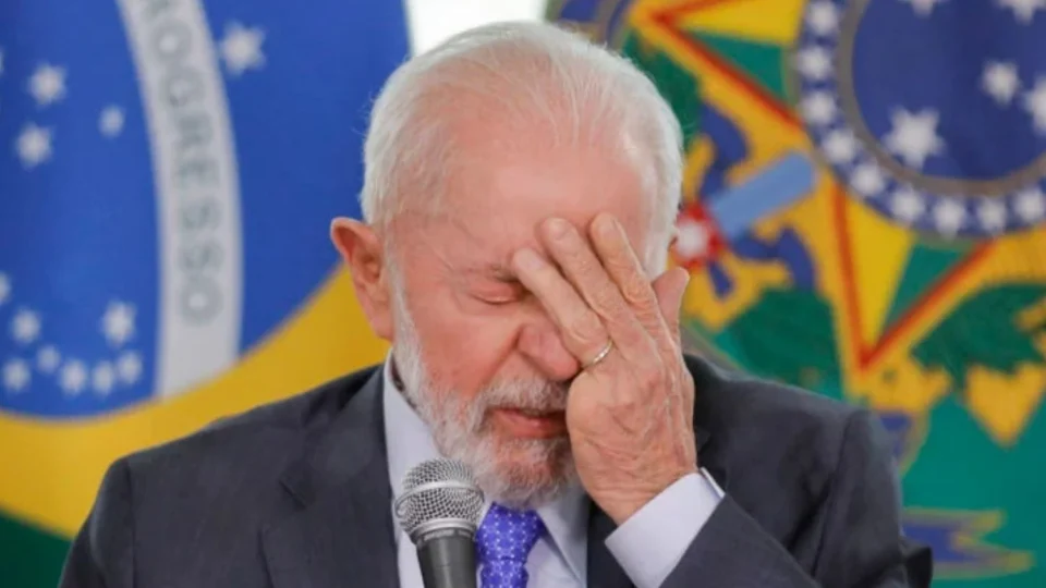 Rejeição ao governo Lula atinge maior patamar do mandatoem todas regiões, aponta pesquisa