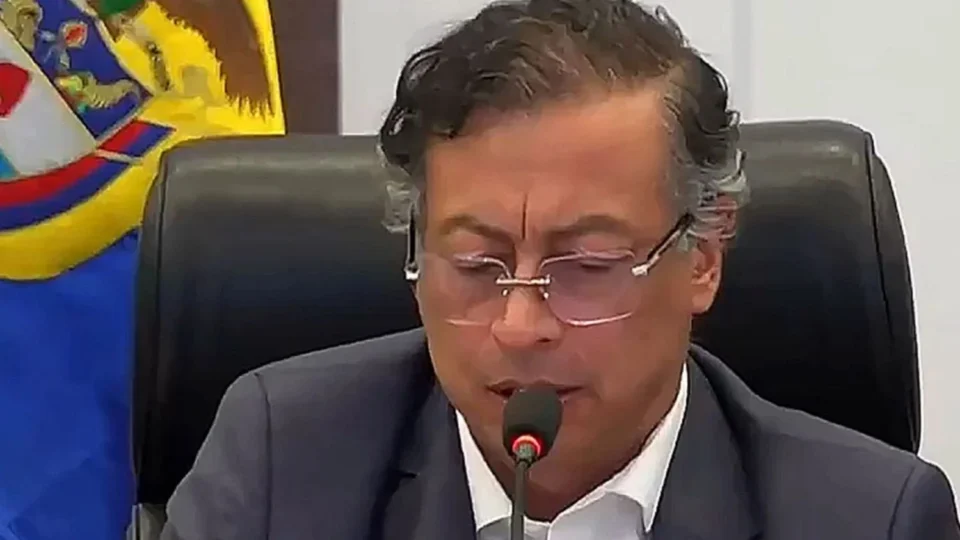 Gustavo Petro condena atentado contra Miguel Uribe Turbay e defende proteção ao menor envolvido