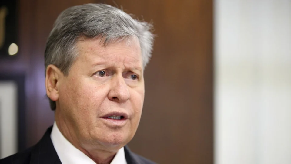 Arthur Virgílio afirma que será a “noiva cobiçada” dos partidos