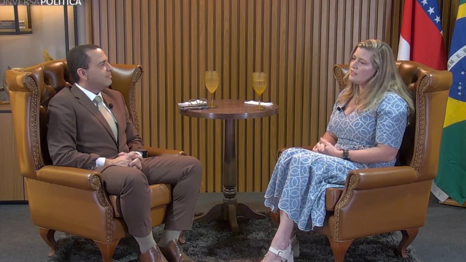 Reitora da UFAM, Tanara Lauschner fala sobre educação, ciência e Amazônia no Conversa Política
