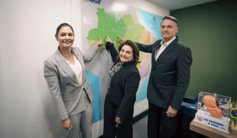 Michelle Bolsonaro grava novo vídeo em apoio à Professora Maria do Carmo